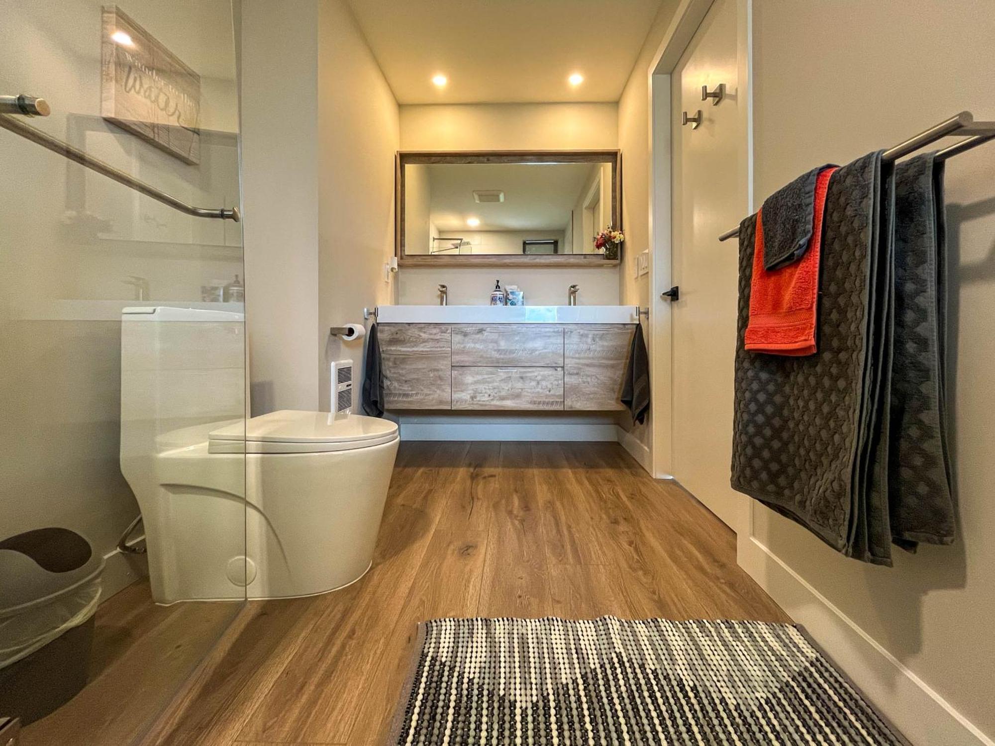Kelowfornia Lakeview Retreat Kelowna Kültér fotó