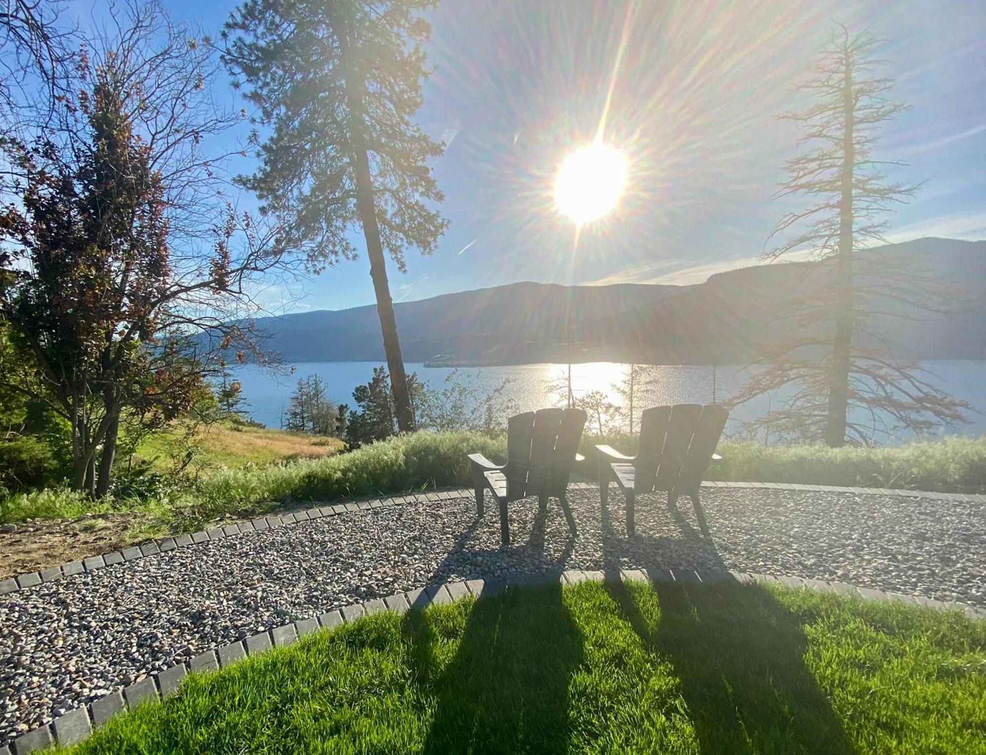 Kelowfornia Lakeview Retreat Kelowna Kültér fotó