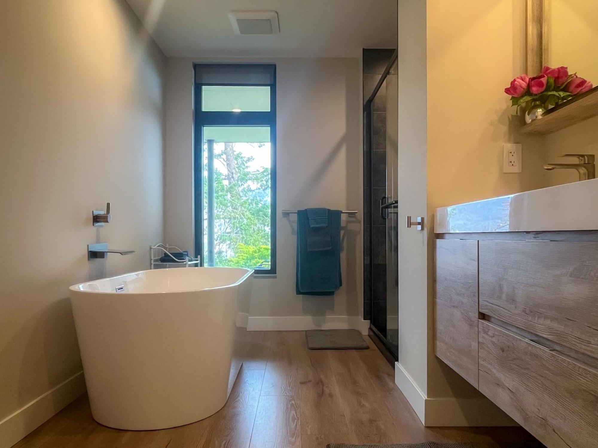 Kelowfornia Lakeview Retreat Kelowna Szoba fotó
